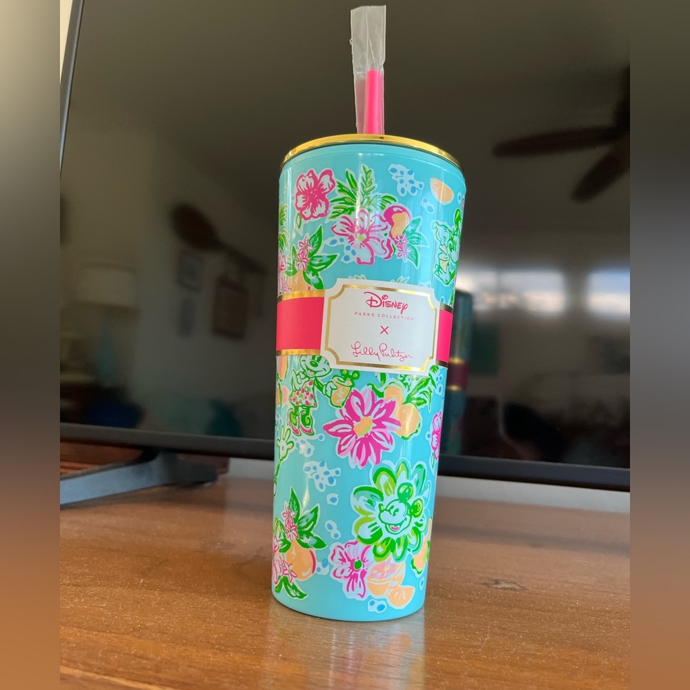 New Lilly Pulitzer Lilly Loves Disney tumbler with top